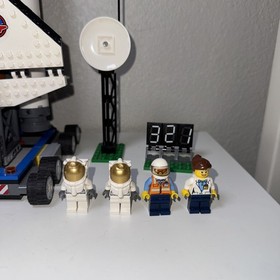 LEGOS City 60080 Spaceport - Inomplete Set, No Manuals,w/Minifigures, No box