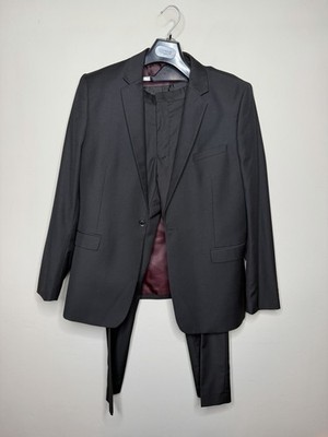 Topman Two Piece Suit - Dark Grey W/ Maroon Satin - 44R/34S - Excellent