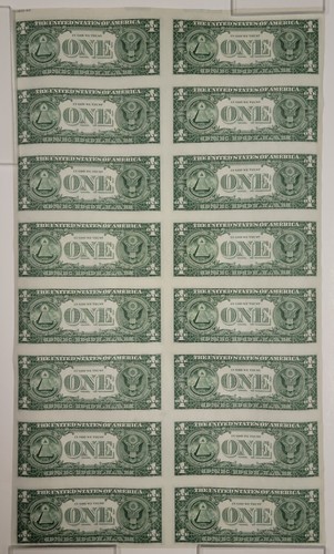 1981 Series $1 Federal Reserve Note – 2 x 8 Uncut Sheet–Sec. Donald Regan – MINT - Picture 2 of 2