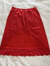 VASSARETTE 11-105 Red Midi 24" Half Slip Size M USA Nylon RED