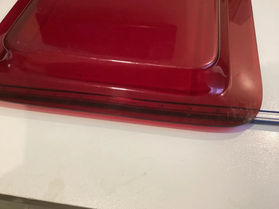 VINTAGE BREAKFAST BED TRAY TABLE FOLDING LEGS. ACRYLIC. BURGUNDY - Image 4 of 4