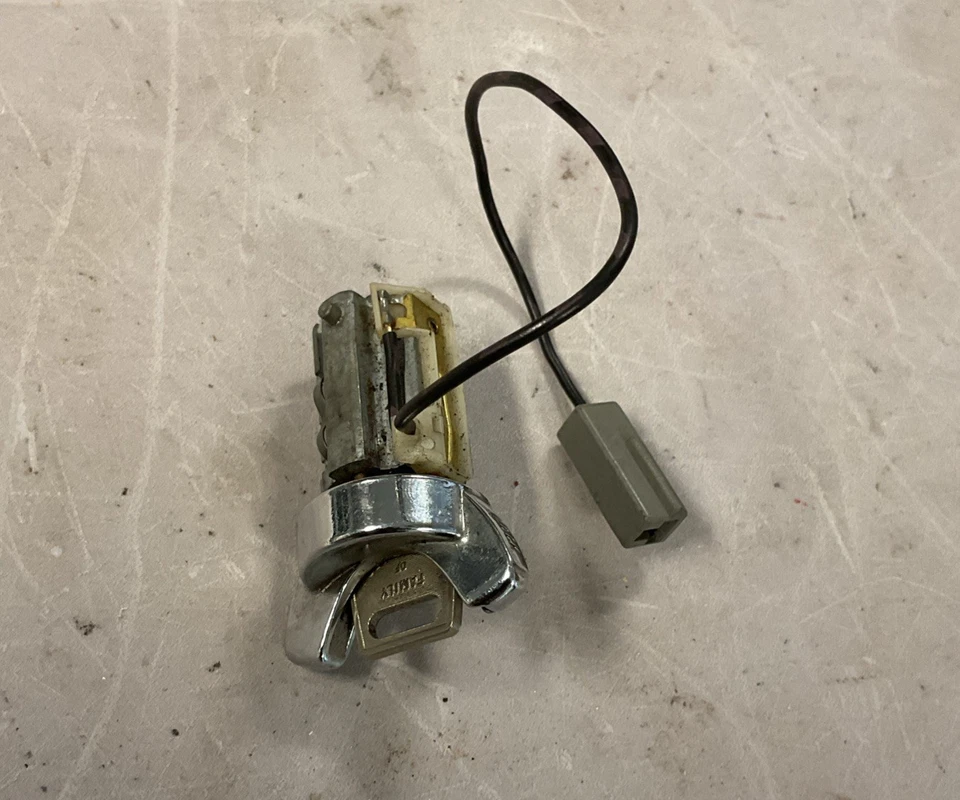 CILINDRO LLAVE ENCENDIDO FORD -MUSTANG-TORINO-MERCURIO-PUMA-LINCOLN 1960-1970s Foto 3 de 4