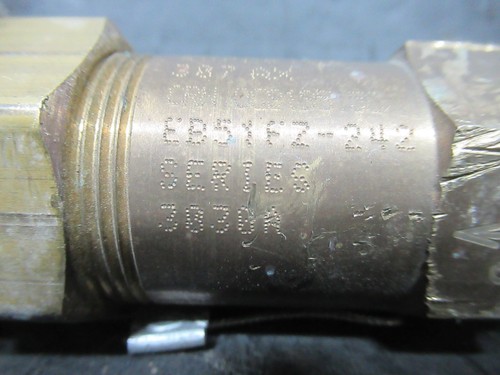 Válvula de alivio EB51FZ-242 / 3045X1-300 3/4" 300 PSI 20.7 BAR 21.12 kg AIRE/SEC - Imagen 9 de 13