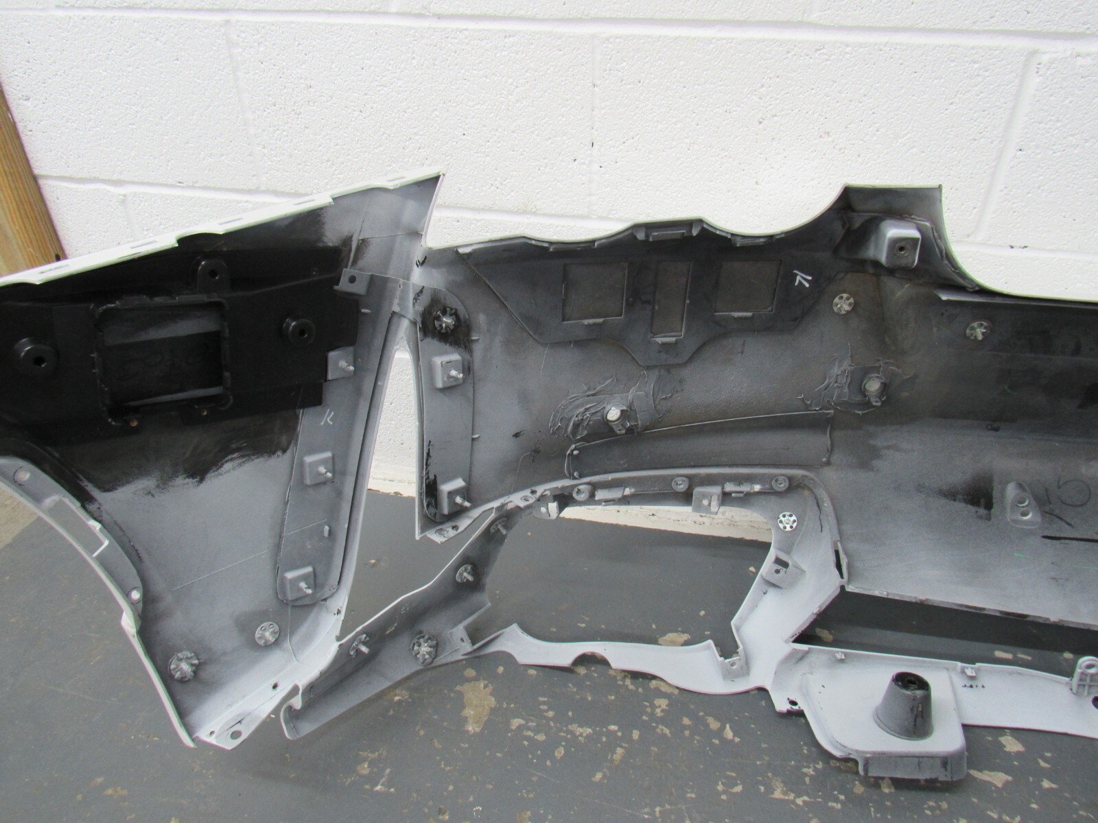 2021-2022 FERRARI 812 GTS F152R ORIGINAL REAR BUMPER COVER WITH SENSOR HOLES