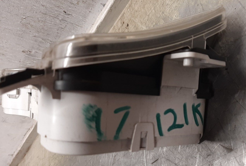 Jeep Wrangler TJ OEM Speedometer Gauge Instrument Cluster 9700