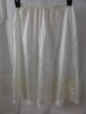 VINTAGE BESTFORM HALF SLIP - LACE SPLIT HEM - STYLE 1260 - LARGE - PRE-OWNED