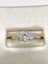 STERLING SILVER 925 WHITE ROUND GEMSTONE 1mm BAND SIZE 7.25 RING 1.8g