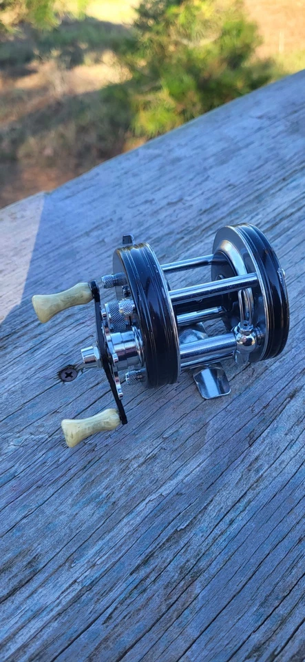 Abu Ambassadeur 5000C IVORY REEL 黑色卷轴象牙手柄 — 第 3/4 张图片