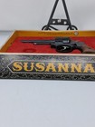 VINTAGE ANTIQUE TOY SUSANNA TOY WESTERN STYLE IN BOX FRAME TOY PISTOL — photo 5