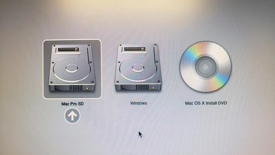 Apple Mac Pro EFI bootscreen flashed GIGABYTE Radeon RX 480 4GB - Image 4 of 4