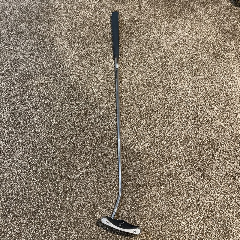 Black And Silver AGI Putter ￼