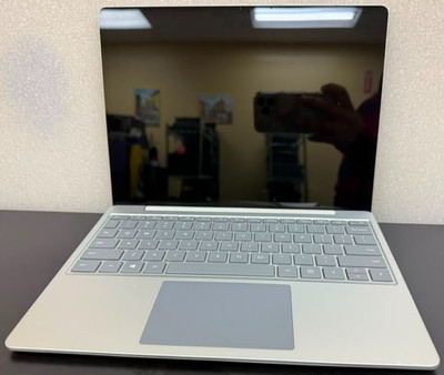 Surface Laptop Go 12.5 i5 No RAM No SSD No Battery. Read descr
