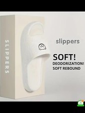 Mens White Lightweight Ultra Grip Slippers. Ideal For Showers And Walking Sz 7-8