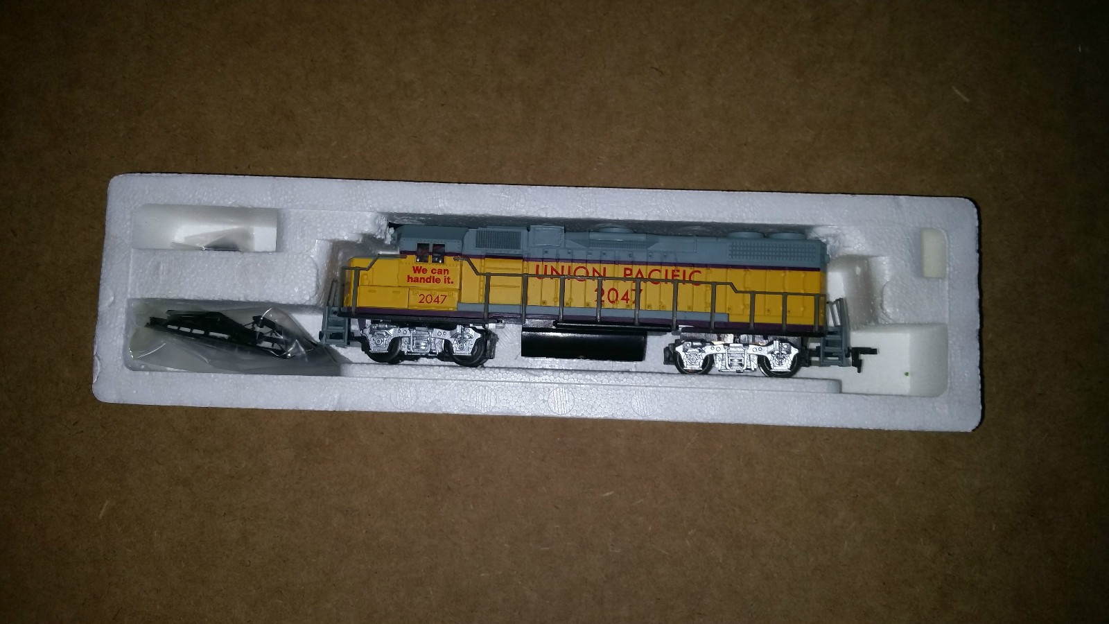 LOCOMOTORA DIESEL LIFE LIKE,182 94,UNION PACIFIC 2047,ESCALA HO. LOCOMOTORA DIESEL LIFE LIKE,182 94,UNION PACIFIC 2047,ESCALA HO.