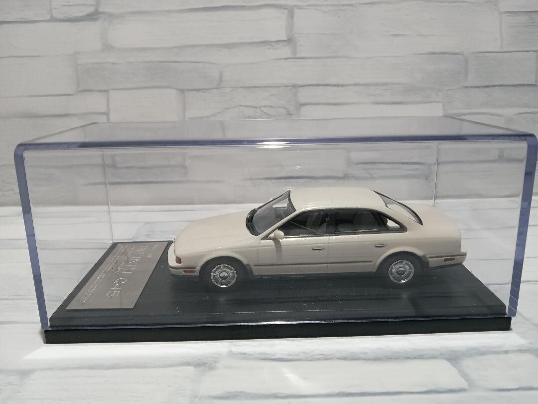 1/43 ハイストーリー　日産　インフィニティ　Q45 ミニカー　ホワイト 1/43 ハイストーリー 日産 インフィニティ Q45 ミニカー