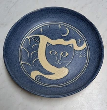 Vintage North Eagle Pottery Celestial Cat Blue White Plate Shallow Bowl 10"