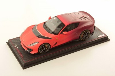 MR Collection Ferrari 812 Competizione Rosso F1 2021 Matt Fading  1/18. FE033SE2