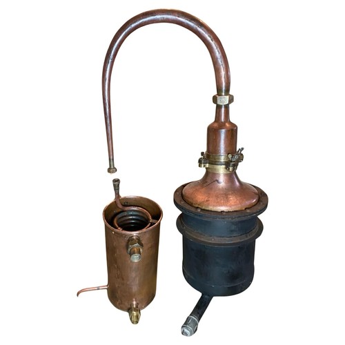 Antiker Destillationsapparat aus Kupfer und Gusseisen, um 1900 / Antique Distill