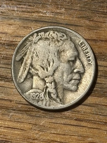 1928s Buffalo nickel, nice VF Condition Coin, 2/3 Horn, no issues!