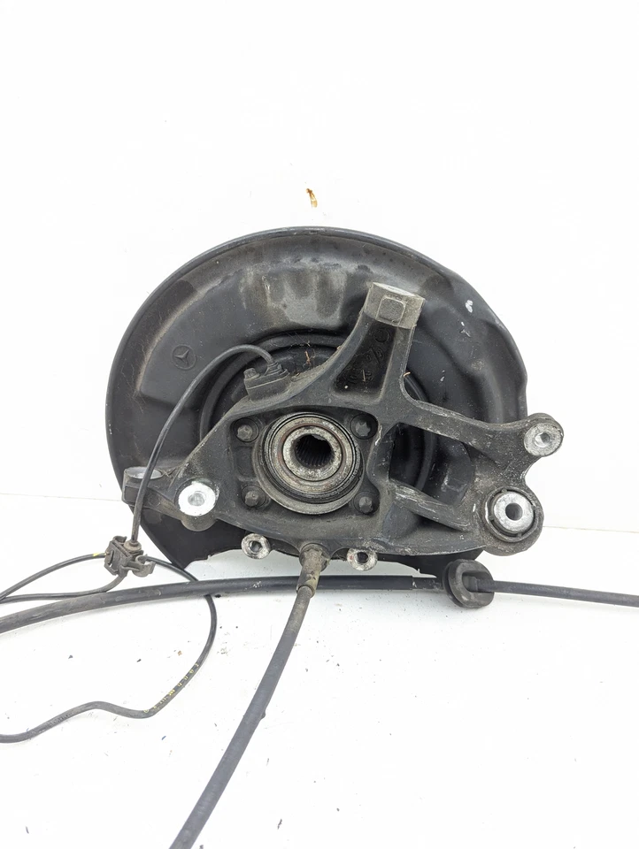 03-11 Mercedes W211 E320 E350 Buje de nudillo trasero derecho del lado del pasajero OEM Foto 2 de 4