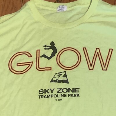 GLOW Sky Zone Trampoline Park Neon T-Shirt XL Clifton New York SZ
