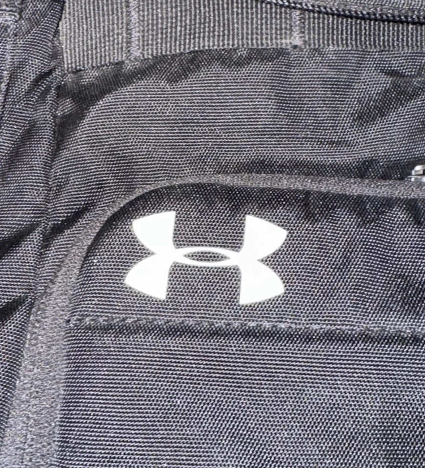 Mochila Under Armour Philadelphia 76ers NBA Innegable Tormenta Negra Combinar Usada en Excelente Condición Foto 3 de 4
