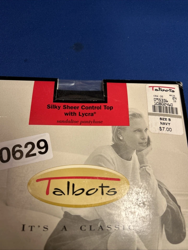 Pantimedias Talbots sedosas transparentes control superior con lycra talla B azul marino sandalia pantimedias Foto 2 de 3