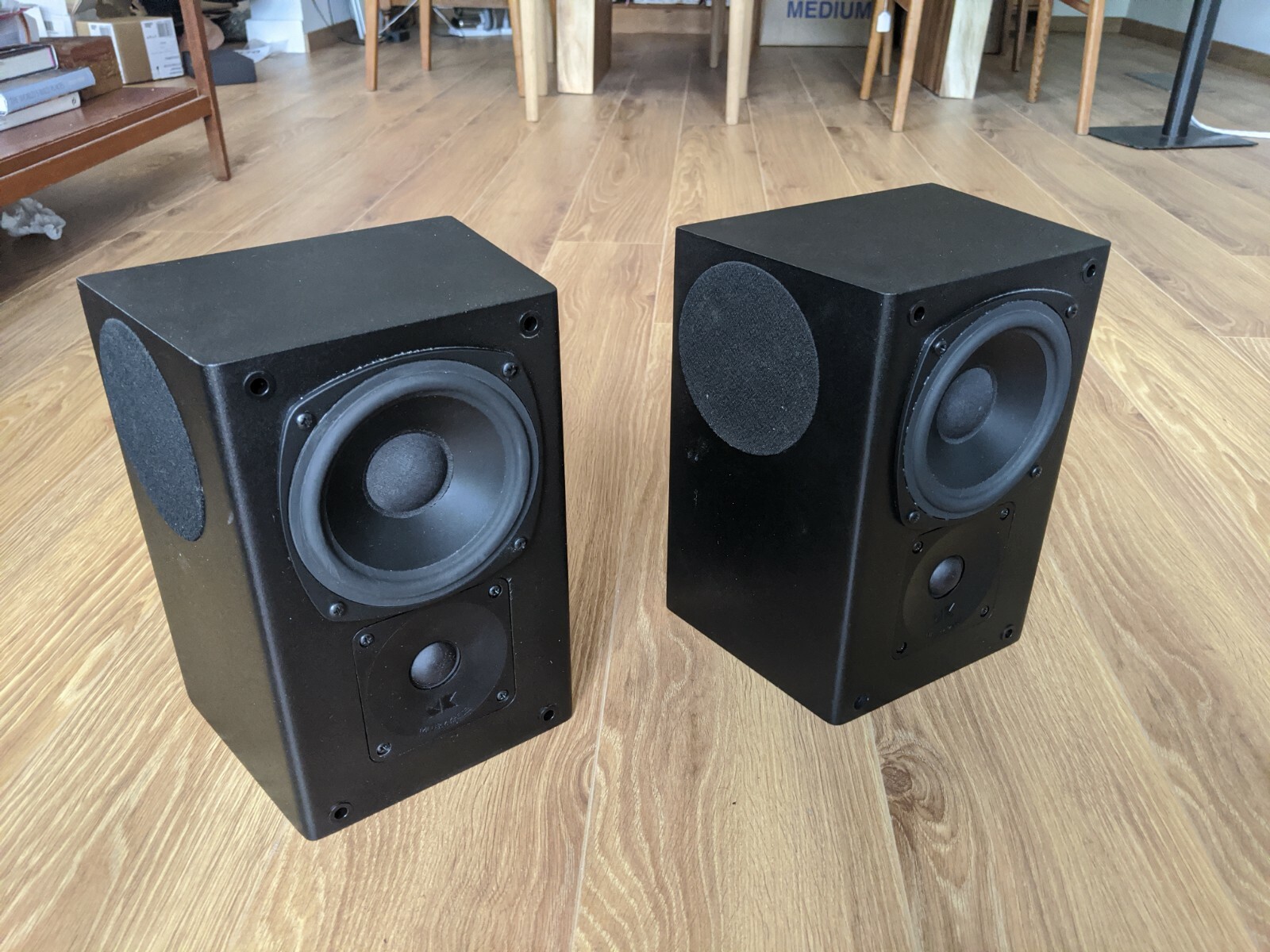 dipole surround speakers