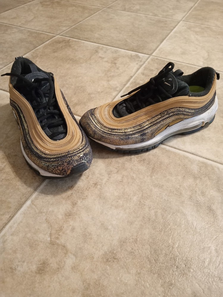 Nike Air Max 97 Golden Gals in Size 9.5 - Stylish & Comfortable Sneakers