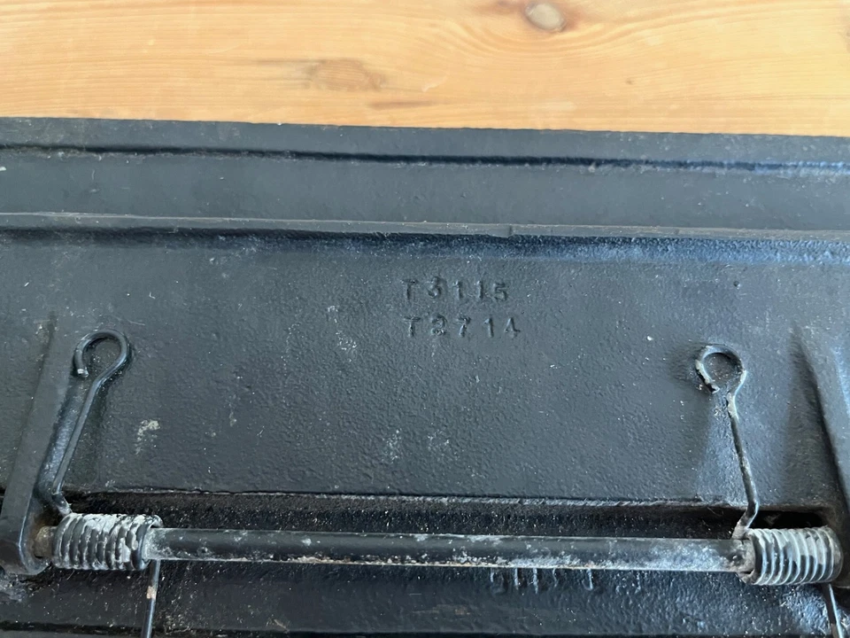 Antigua combinación de ranura de correo negro martillado de hierro forjado/llama postal 11 3/4" Foto 3 de 4