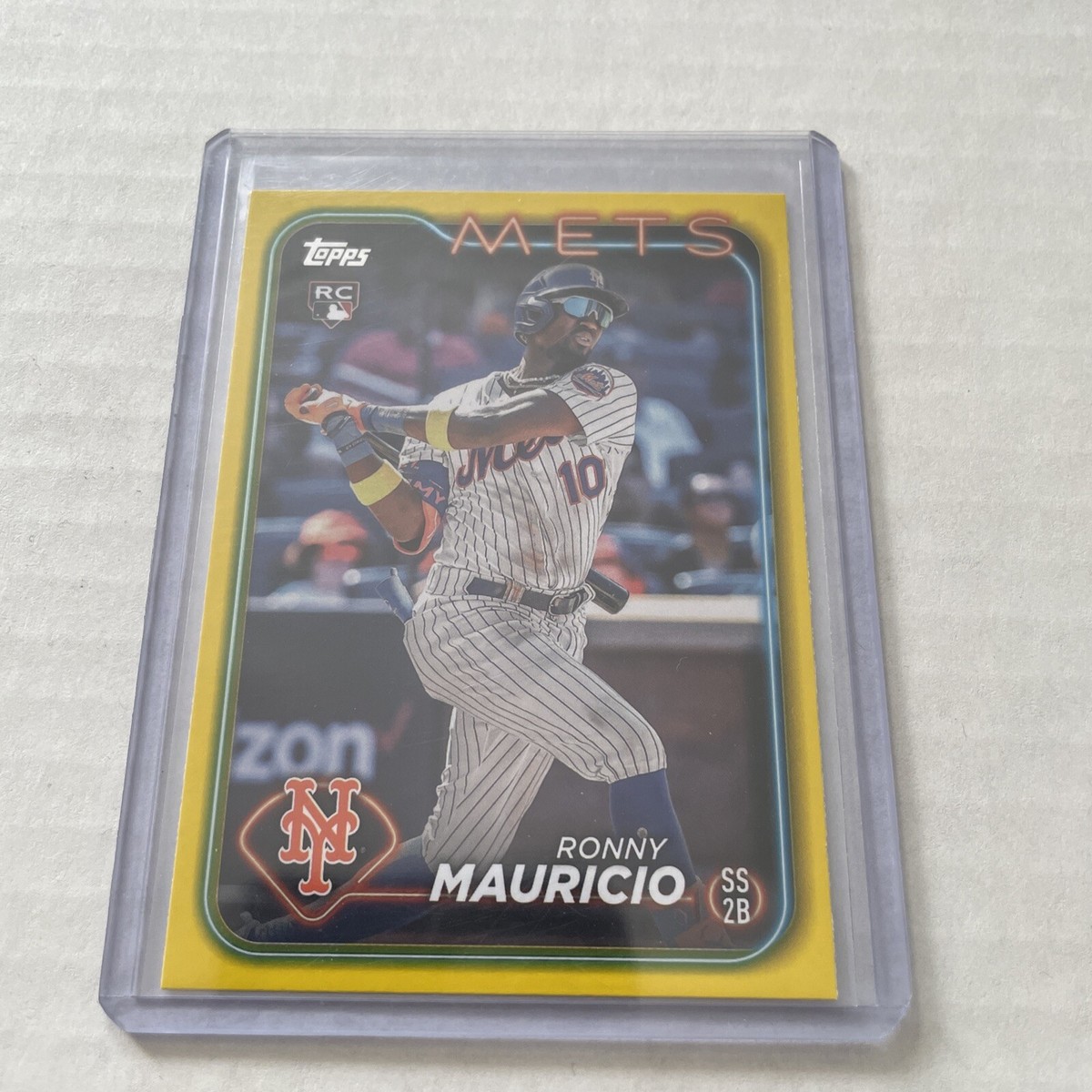 2024 Topps Ronny Mauricio Hanger Exclusive Yellow Boarder RC