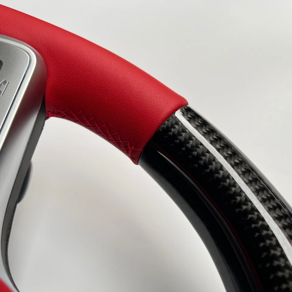 Volante de fibra de carbono AMG para Mercedes-Benz E43 E63 GLA45 W205 W177 GT A35 Foto 2 de 4