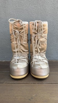 Moon Boot Men's Beige Snowboard Boots US 7/8.5 Lace Closure