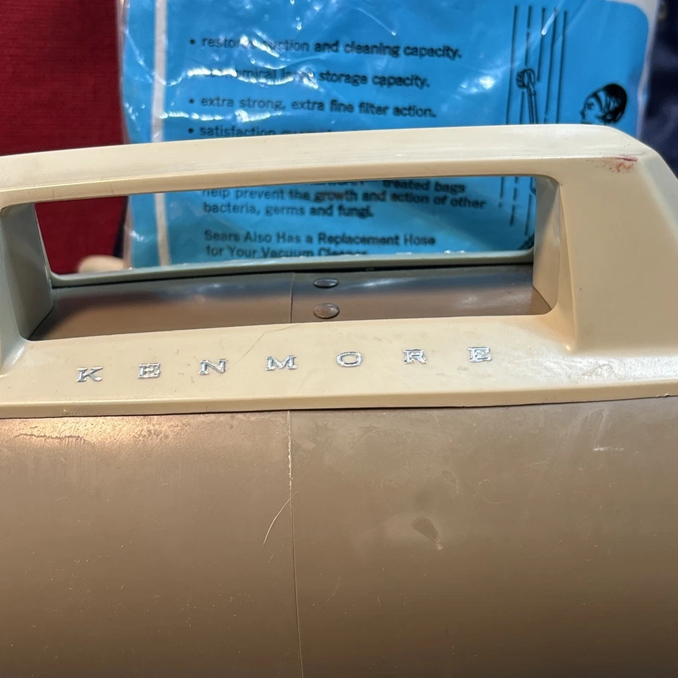 Vintage Kenmore 20861000 Hand Vacuum w/ Case & 4 New Bags Sears Canada 1960s - Image 2 of 4