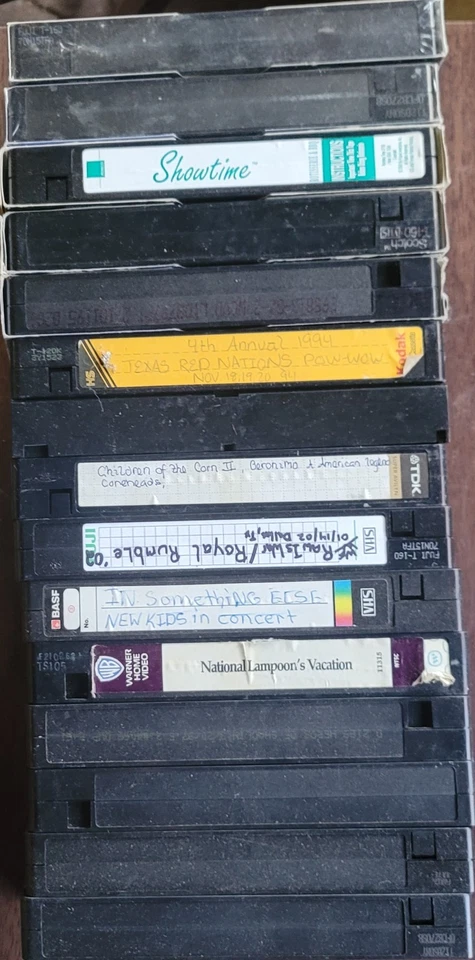 Лот из 15 видеокассет — 2 запечатанные Fuji/Sony, 13 записанных домашних фильмов — непроверенные - Изображение 4 из 4