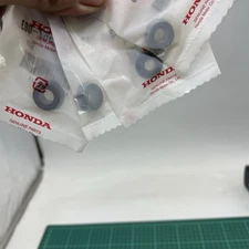 43325-567-003 Genuine Honda 4pcs Front Brake Cup Piston Rubber Slave TRX NOS