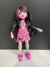 Monster High Draculaura Doll Clothing And Accessories