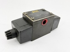 New Parker D3W4CNYC 32 Directional Control Valve 110/120V 5000PSI .80A - No Box