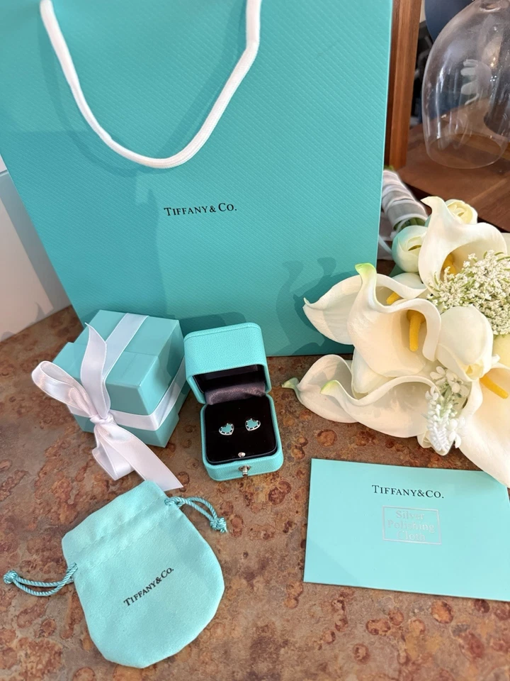 Pendientes Love Tiffany & Co corazón azul Foto 3 de 4