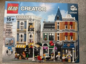 LEGO CREATOR: Assembly Square (10255) *New and Sealed* DMG to box
