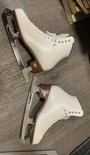 New Riedell Edge women Figure Skates SZ 7 Custom Aurora Eclipse Blades