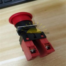 1PCS NEW Omron A22E-M-02 A22EM02 Pushbutton Switch Red BUTTON