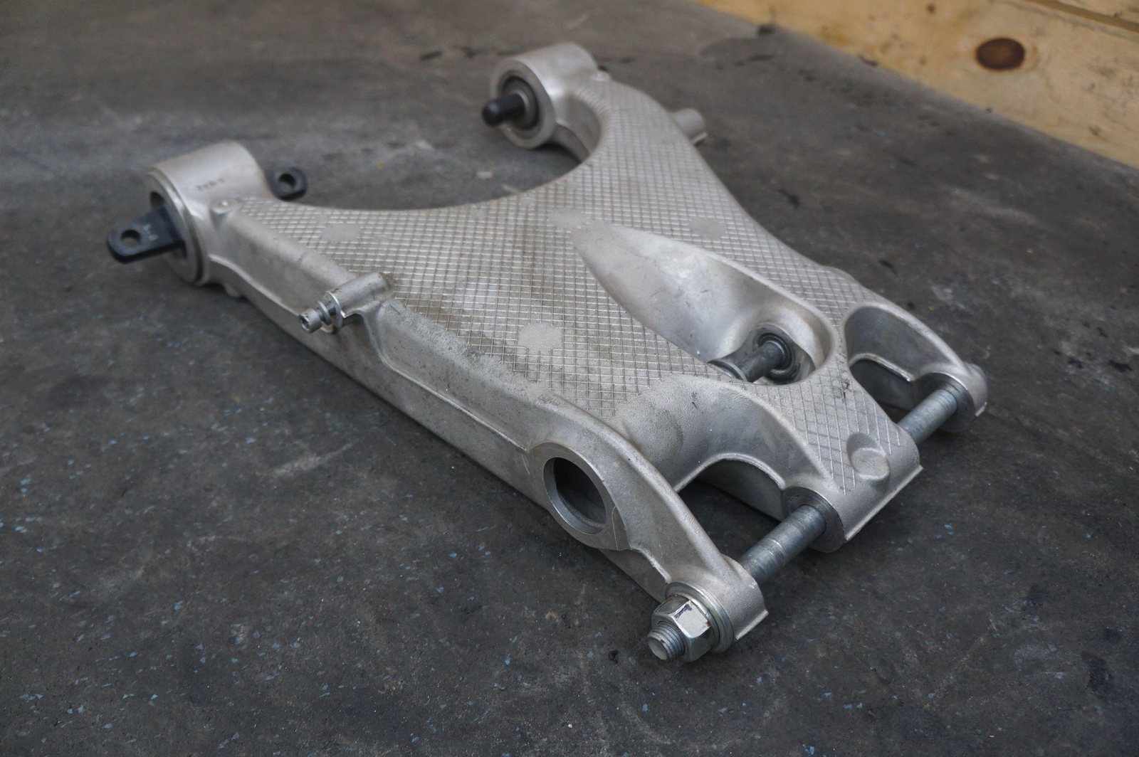 Rear Left Lower Control Arm Oem 314776 343096 Ferrari 488 Challenge 2019 Lh