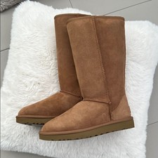 NWT - UGG Classic Tall II Boots - Chestnut🤎
