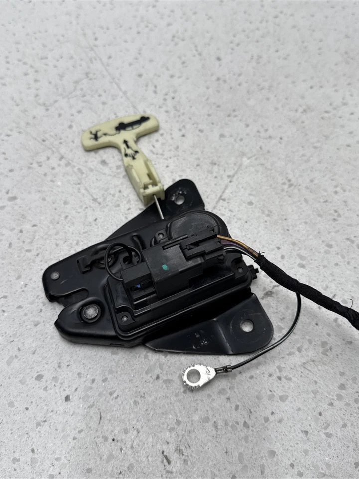 2011 - 2014 Chrysler 200 Trunk Deck Lid Lock Latch Power Actuator OEM Foto 2 de 4