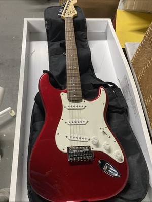 Squier by Fender Affinity Strat Electric Guitar Cherry Apple Red 6 Strings