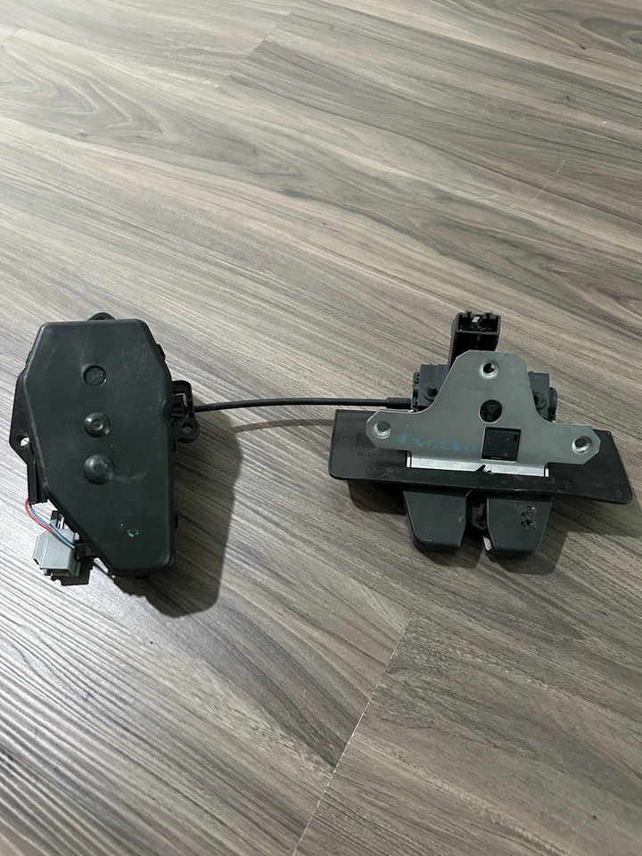 VOLVO XC60 2010-2016 PUERTA TRASERA MALETERO BLOQUEO PESTILLO LIBERACIÓN MÓDULO DE CONTROL OEM Foto 2 de 4