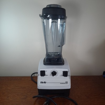 Vitamix 5000 Variable Speed VM0103 64 oz Total Nutrition Center Blender  Works!
