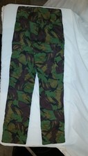BRITISH TEMPERATE WEATHER MTP TROPICAL CAMO COMBAT PANTS 29 x 34.5 JJ 908
