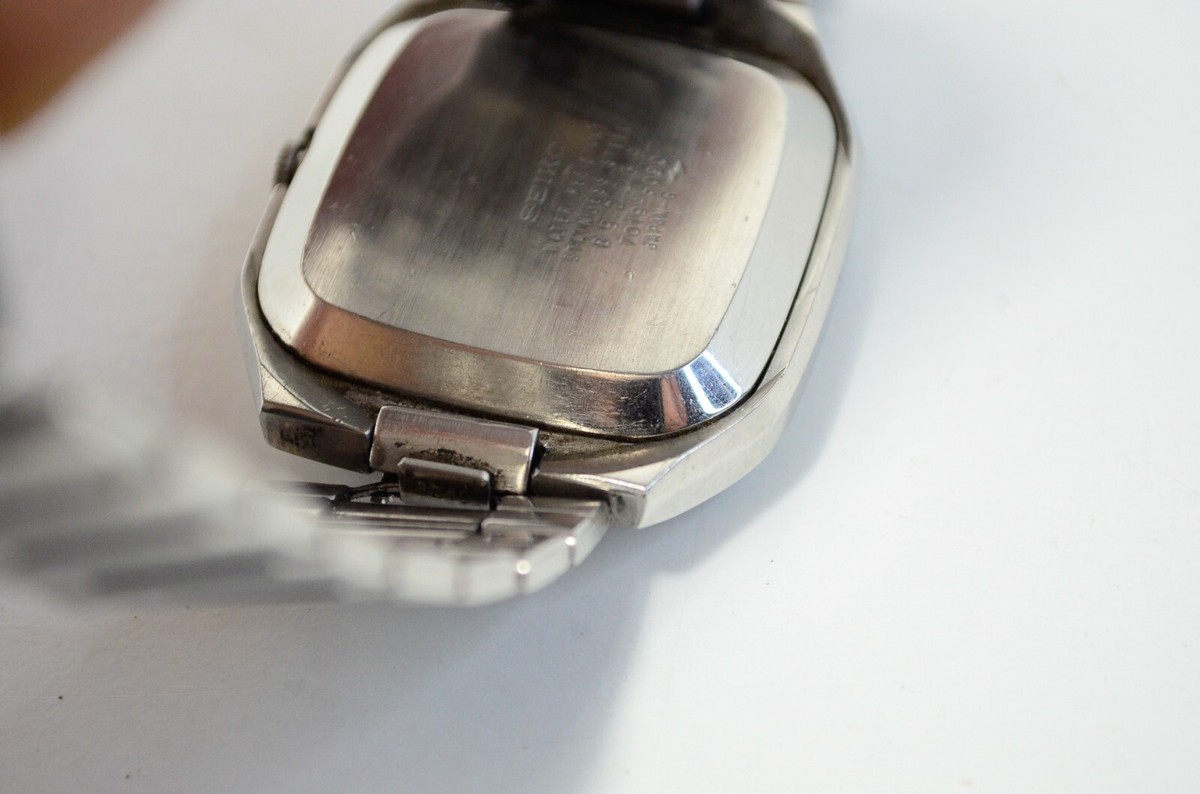 SEIKO 5 Automatic Square Case Arabic English Day Date 7019 SEIKO 5 Automatic Square Case Arabic English Day Date 7019